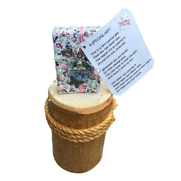 Handcrafted, Embellished, Fabric Wrapped Gift Box - Picture 3 of 8